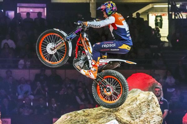 Toni Bou to debut his new world title in Tarragona