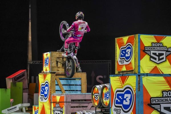 x-trial26_r7_barcelona_busto_106232_ps.jpg