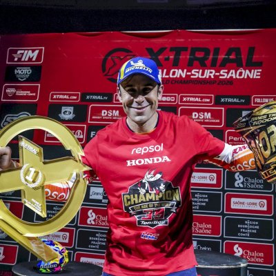 x-trial26_r8_podium_03762_ps.jpg