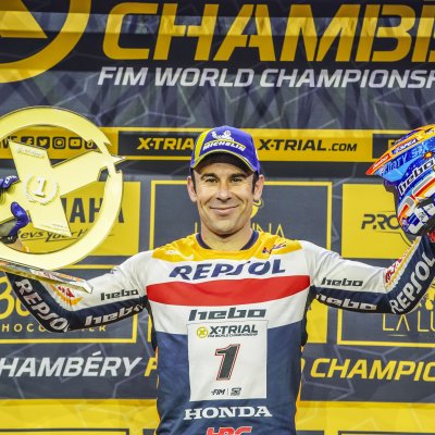 x-trial25_r2_podium_ps102251_ps.jpg