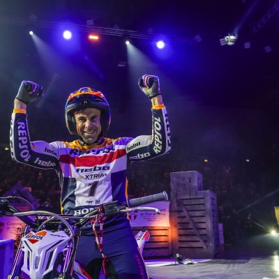 x-trial25_r2_podium_ps207701_ps.jpg