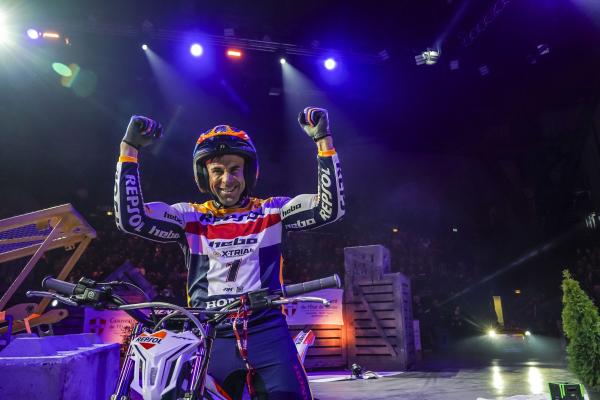 x-trial25_r2_podium_ps207701_ps.jpg