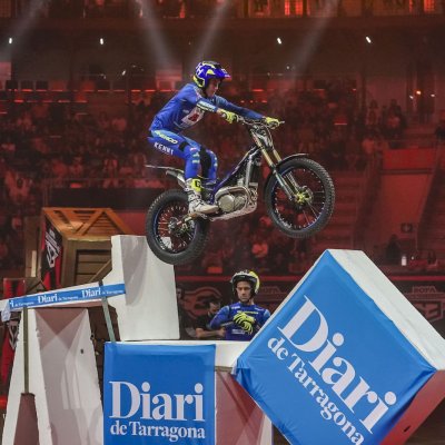 x-trial26_r9_farre_107413_ps.jpg