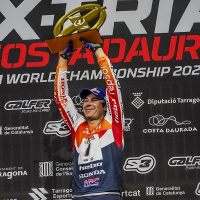 x-trial26_r9_podium_102737_ps.jpg