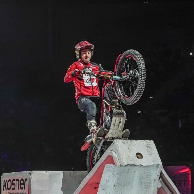 x-trial26_r2_busto_101882_ps.jpg